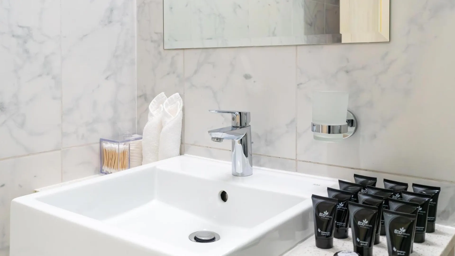 Modern 1-Bedroom Apartment In Family-Friendly Residence With Swimming Pool, Gym & Free Parking. Dubai 0*,