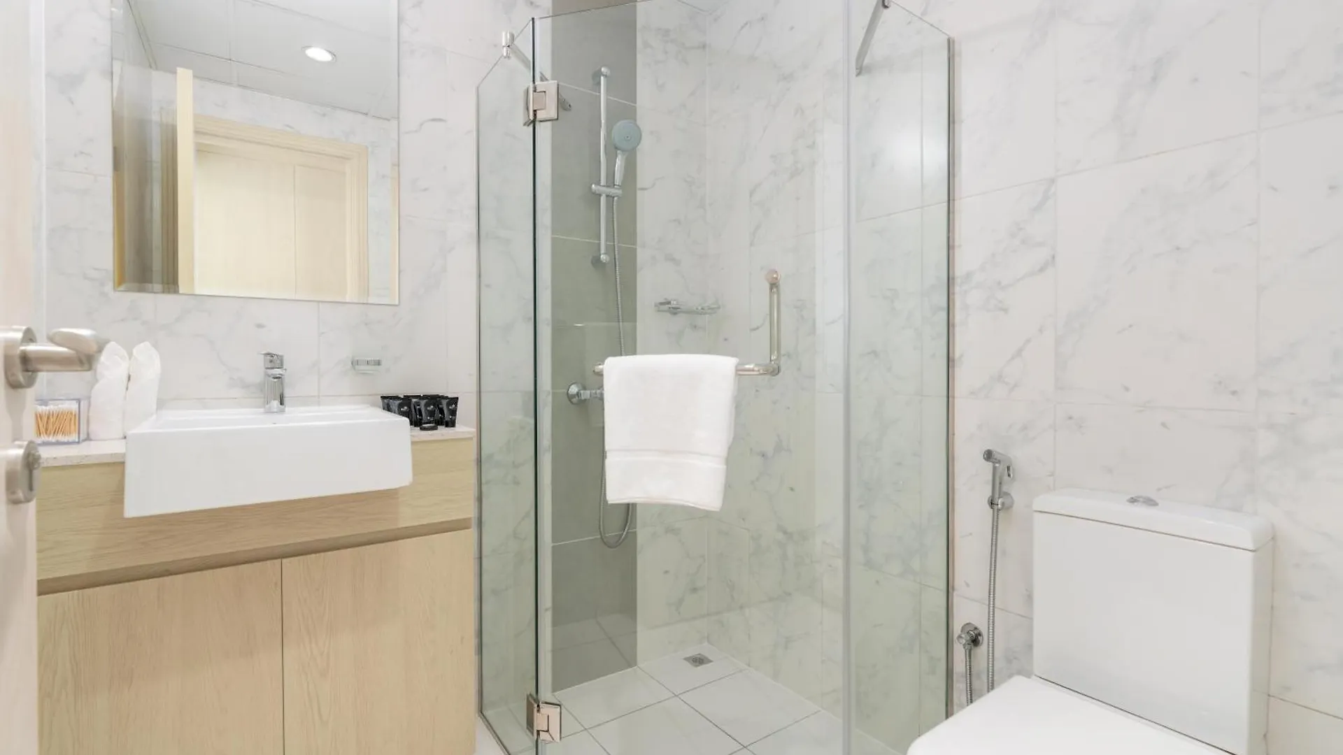 Modern 1-Bedroom Apartment In Family-Friendly Residence With Swimming Pool, Gym & Free Parking. Dubai United Arab Emirates