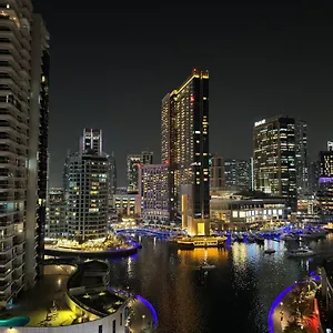 Living Jbr Хостел