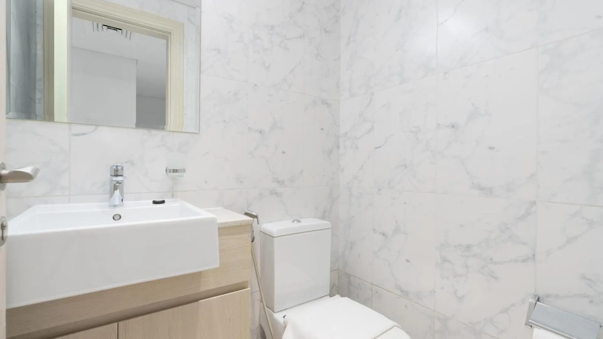 Modern 1-Bedroom Apartment In Family-Friendly Residence With Swimming Pool, Gym & Free Parking. Dubai